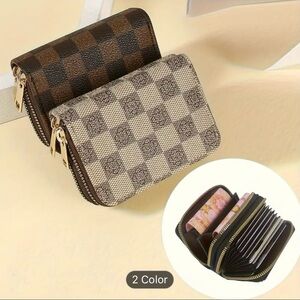 Checkerboard print credit card holder accordian wallet. Brand new. ❤️